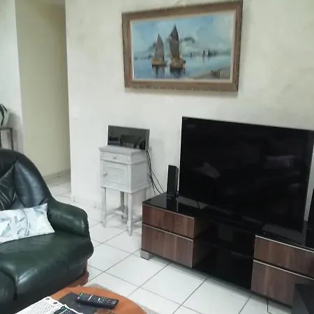 La maison au bord de l'eau Plouigneau Extérieur photo